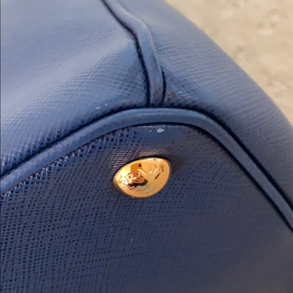 Medium Prada Saffiano Leather Galleria bag - Picture 7 of 9